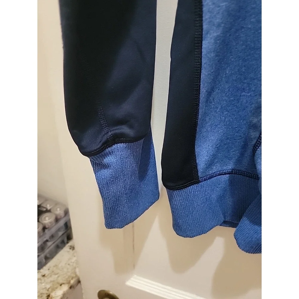 Nike  Therma Fit Womens L Blue Navy Hooded Pullover.  Great shape!